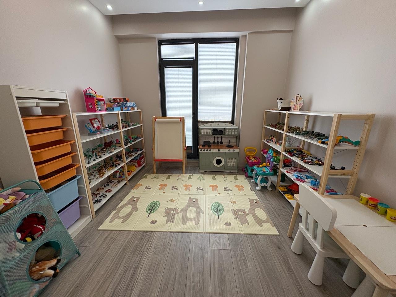 Çorlu muayenehanesinde çocuk görüşme odası